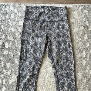 Snakeskin Athleta leggings, size XS